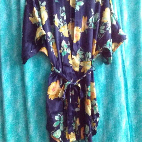 Short robe - Picture 2 of 3